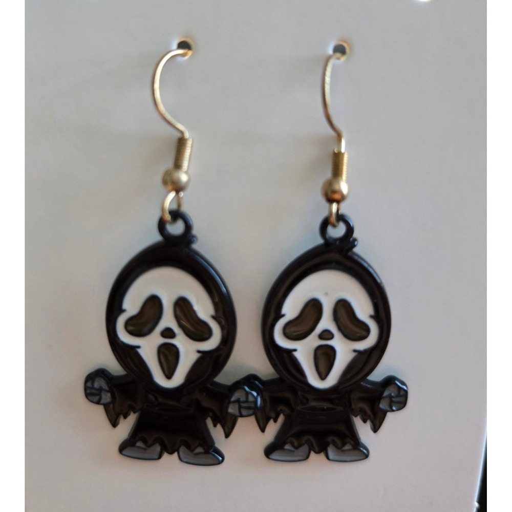 Ghostface Scream Enamel Dangle Earring Black White Horror Movie Halloween Spooky